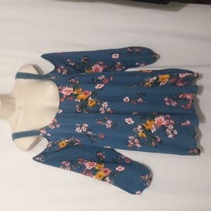 Torrid Blouse Size 3 Gray Floral Cold Sholders with Adjustable Str…